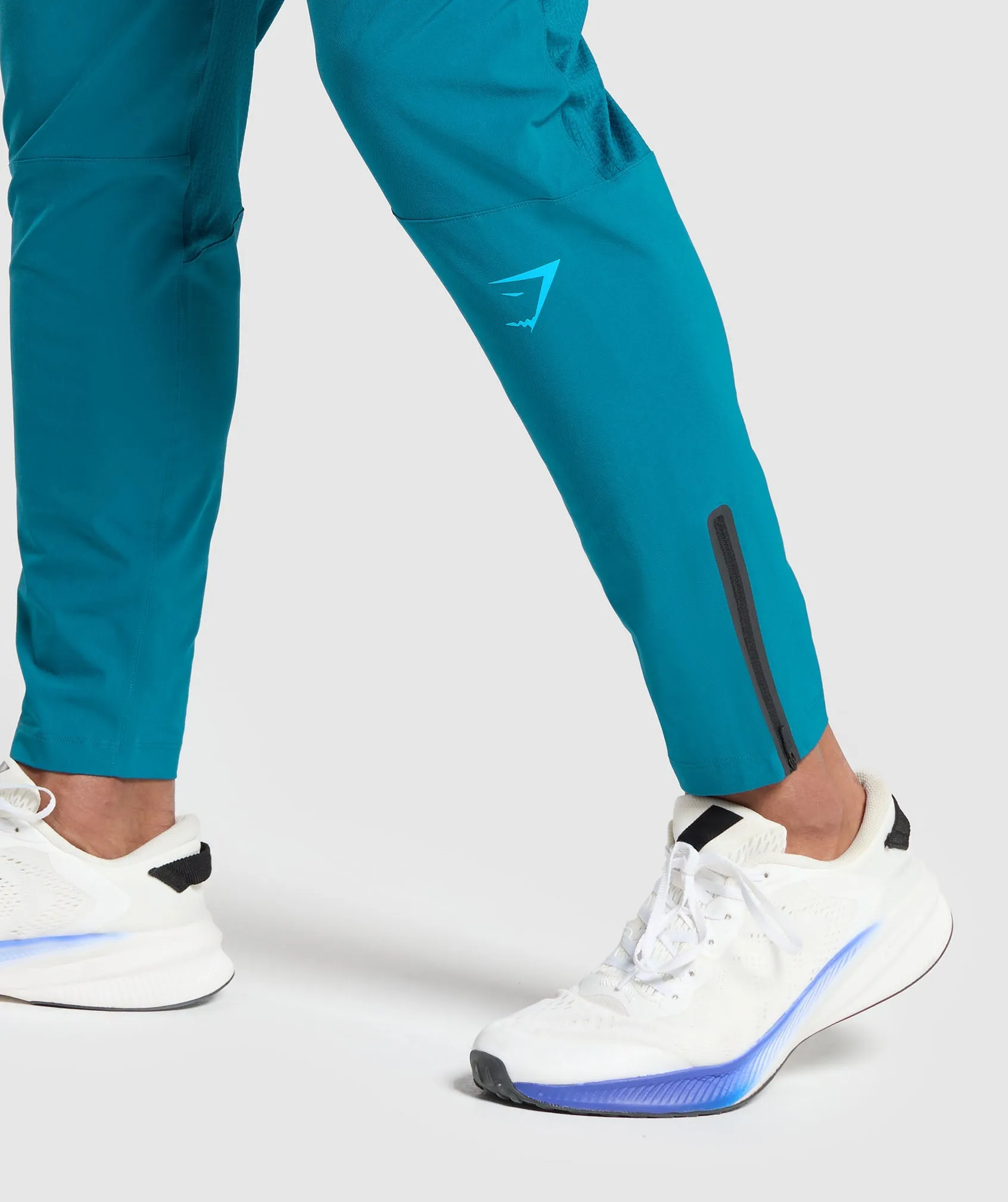 Gymshark Hybrid Woven Joggers - Atlantic Blue