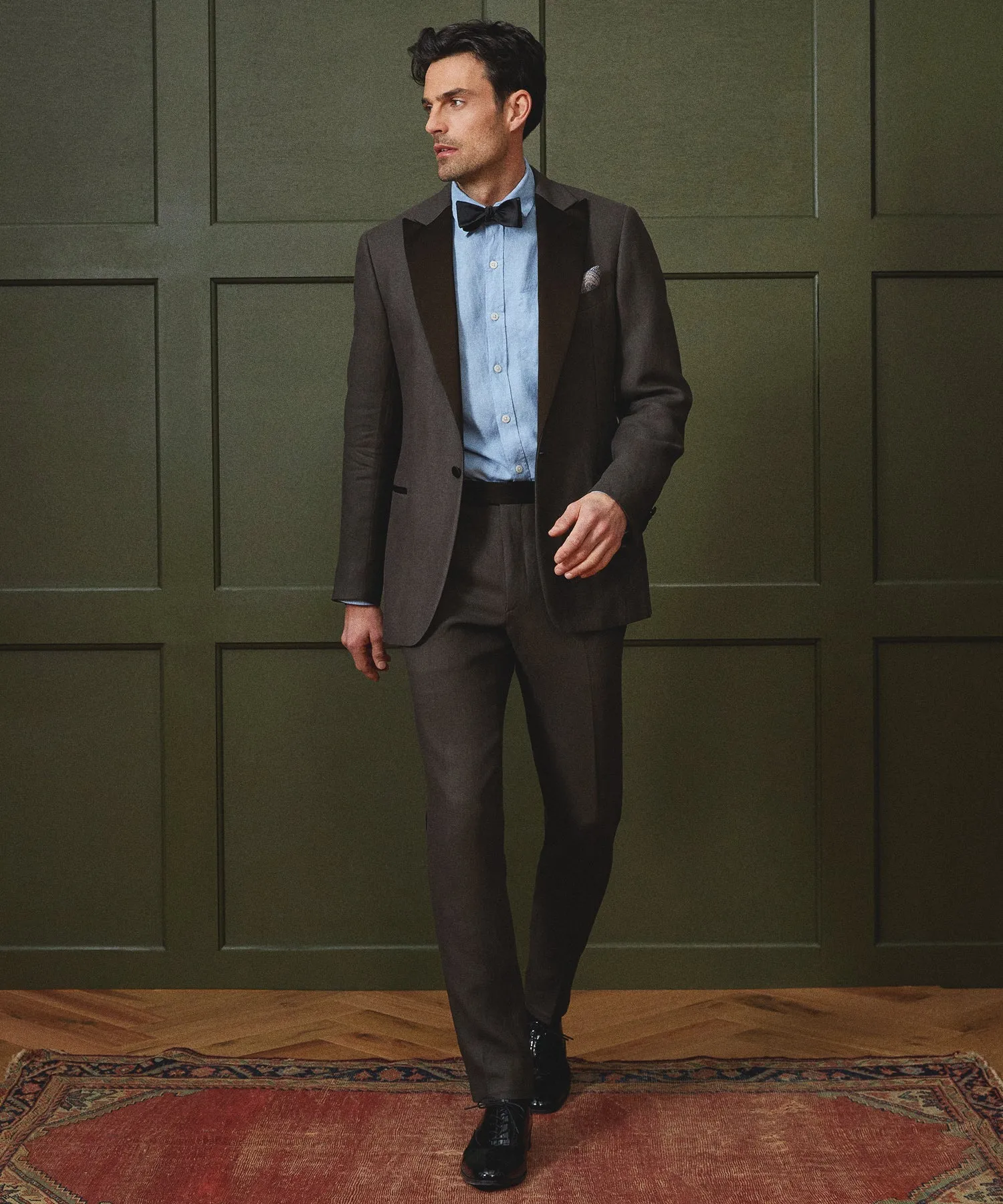 Italian Linen Peak Lapel Tuxedo Jacket in Brown