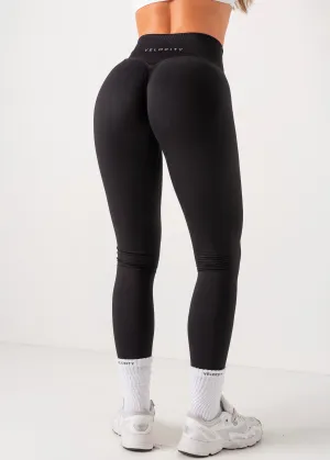 ULTIMATE SEAMLESS SCRUNCH LEGGINGS - BLACK